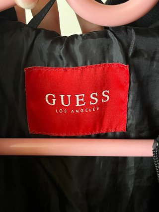 Chaleco Guess Negro con Capucha