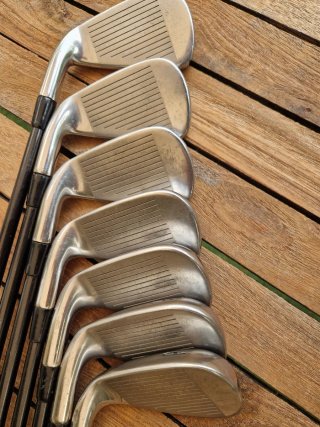 Juego de palos de golf Titleist AP1