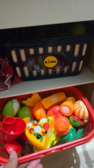 Cocina de madera infantil + juguetes