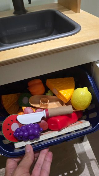Cocina de madera infantil + juguetes