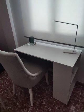 Escritorio blanco