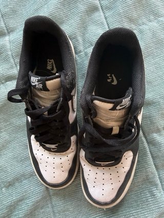 Tênis Nike Air Force 1 Preto e Branco
