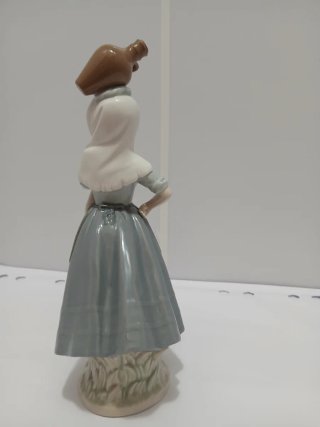 Figura NAO Niña con Cántaro Firma Lladró 640513926
