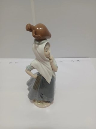 Figura NAO Niña con Cántaro Firma Lladró 640513926
