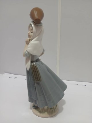Figura NAO Niña con Cántaro Firma Lladró 640513926
