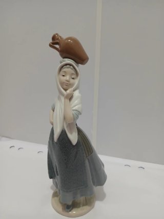 Figura NAO Niña con Cántaro Firma Lladró 640513926