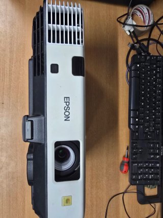 Proyector Epson EB-1965 sin lámpara