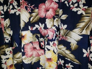 Blusa floral sin mangas Talla M/L