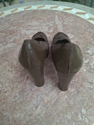 Zapatos de tacón PERTEGAZ marrones