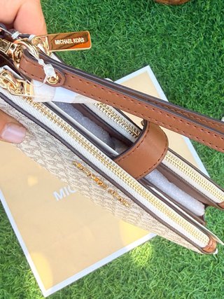 Cartera Michael Kors Beige y Marrón