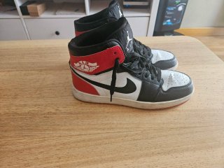 Zapatillas Jordan niño negras y blancas
