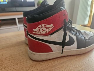 Zapatillas Jordan niño negras y blancas