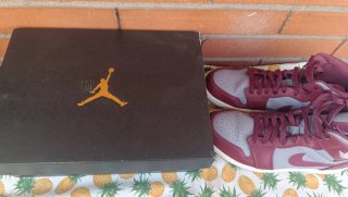 Jordan 1 Mid Gris/Rojo Talla 42.6