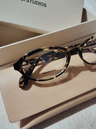 Gafas Gigi Studios 1024 Montura Graduada. Nuevo