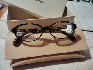 Gafas Gigi Studios 1024 Montura Graduada. Nuevo