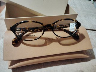 Gafas Gigi Studios 1024 Montura Graduada. Nuevo