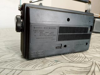Radio Sanyo RP 6160A 2 Bandas.