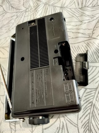 Radio Sanyo RP 6160A 2 Bandas.