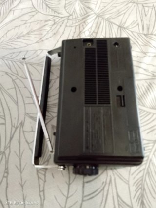Radio Sanyo RP 6160A 2 Bandas.