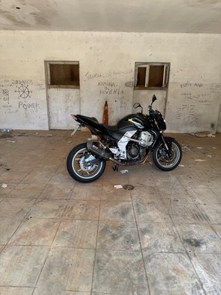 Kawasaki Z750 Naked Negra/Plata