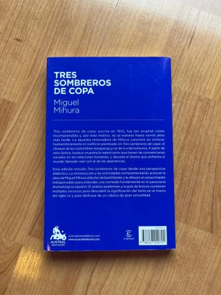 Tres sombreros de copa