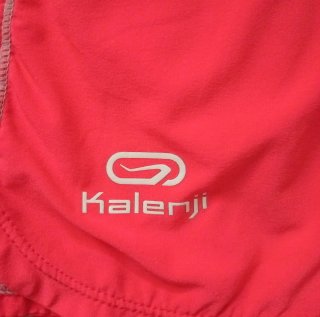 SHORT DEPORTIVO DE MUJER, MARCA KALENJI. TALLA S.