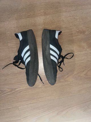 Adidas Spezial Negras y Blancas