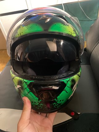 Casco de moto Scorpion verde