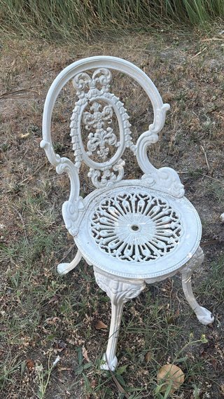 Mesa y 4 sillas de jardín