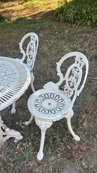 Mesa y 4 sillas de jardín