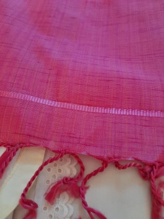 Foulard rosa con flecos