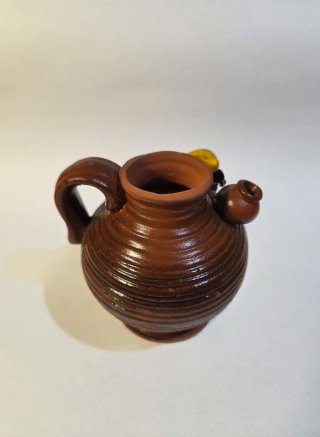 Piccola anfora siciliana decorata