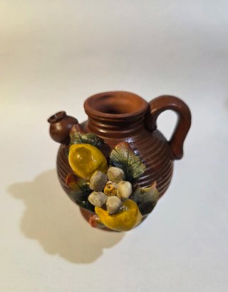 Piccola anfora siciliana decorata