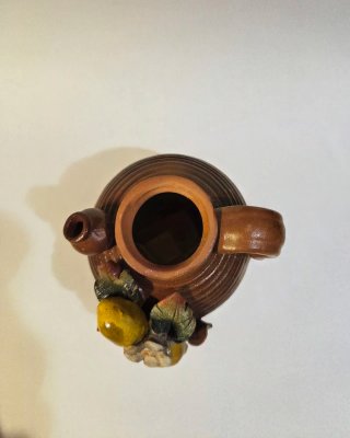 Piccola anfora siciliana decorata
