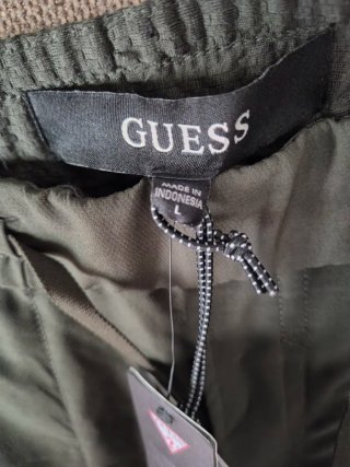 Nuevo a estrenar! Pantalón Jogger GUESS EU 50