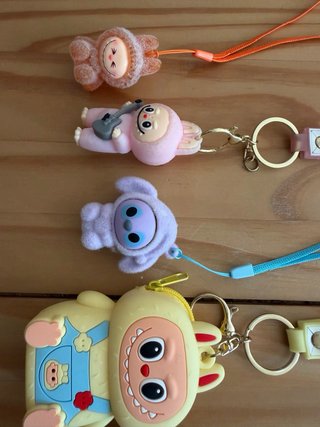 8 Mini Labubu