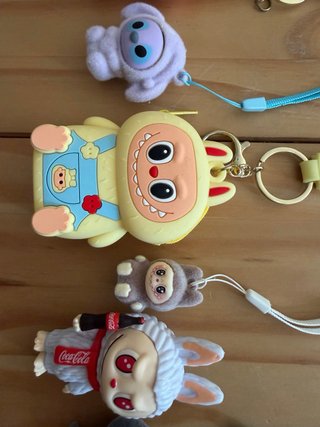 8 Mini Labubu