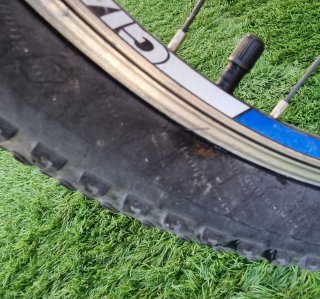 Bicicleta Giant Revel Negra y Azul