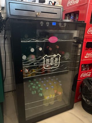 Vinoteca Cava para bebidas