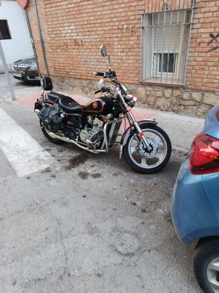 Moto UM DSR Cruiser 125cc5 Negra/Naranja