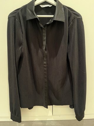 Blusa Negra Plisada Elegante Mango Talla S