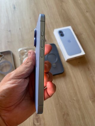 iPhone 17