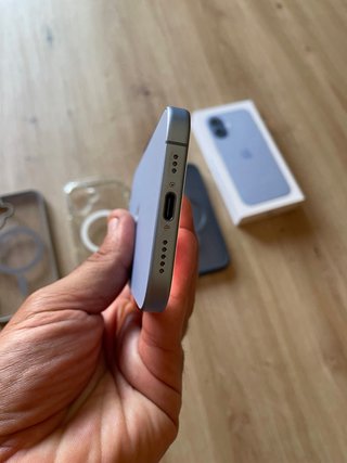 iPhone 17