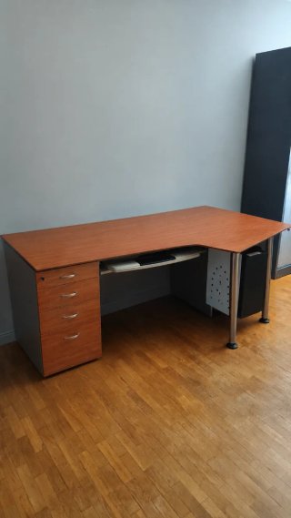 Scrivania da ufficio L in legno e metallo