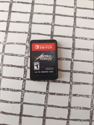 Astral Chain Nintendo Switch sin caja