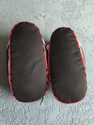 Zapatillas de estar por casa gaming.