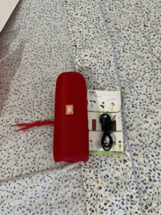 Altavoz JBL Mediano Nuevo