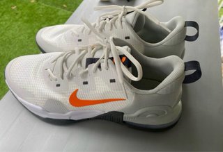 Zapatillas Nike Blancas y Naranja