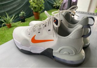 Zapatillas Nike Blancas y Naranja