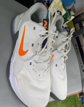 Zapatillas Nike Blancas y Naranja